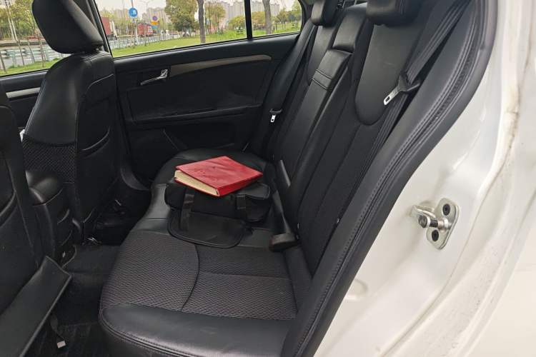 Used Roewe 350 2014 1.5L Manual Swift Edition