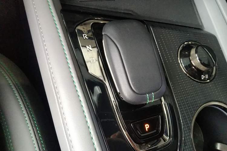 Used Zeekr 001 2022 Long-Range Dual-Motor WE Edition Gear Lever