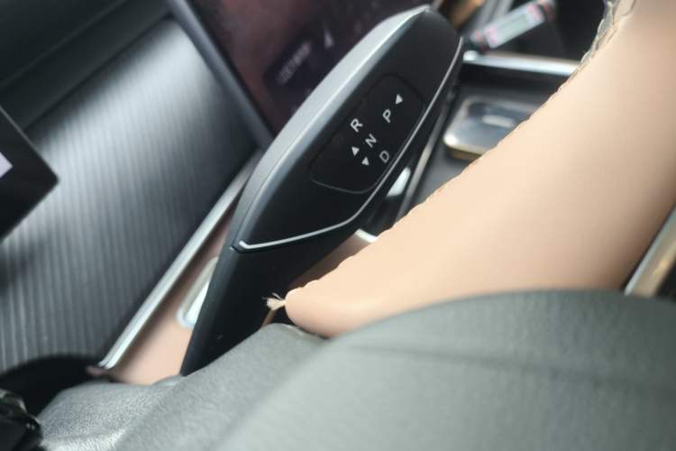 Used Chery Tiggo 8 L 2024 2.0T Two-Wheel Drive Prestige Version 5 Seats
