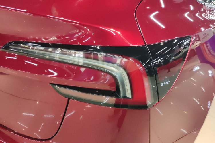 Used Tesla Model 3 2023 Rear-Wheel-Drive Version
