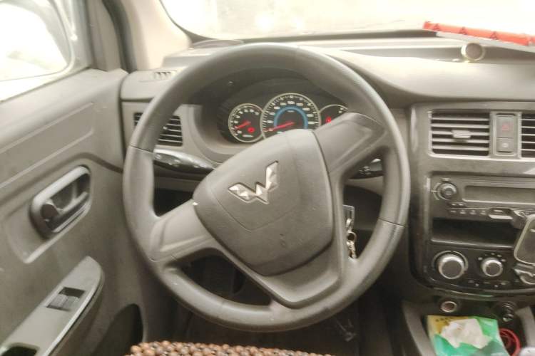 Used Wuling Rongguang V 2016 1.2L Standard Version