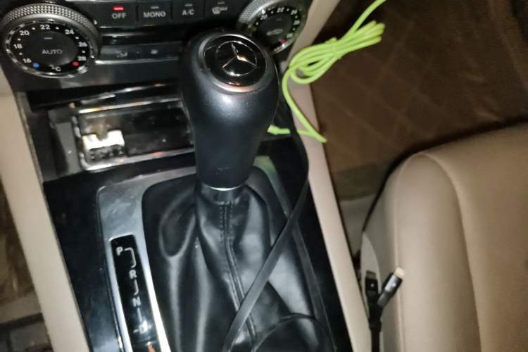 Used Mercedes-Benz GLK-Class 2011 GLK 300 4MATIC Fashion Model Gear Lever