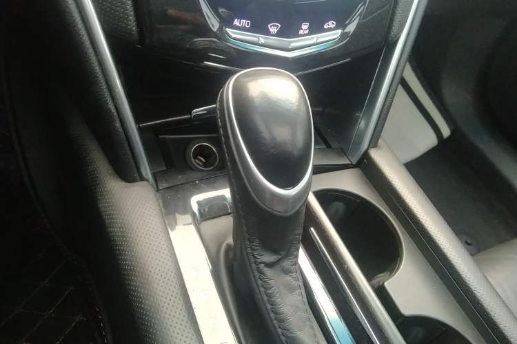 Used Cadillac XTS 2018 28T Elite Edition Gear Lever