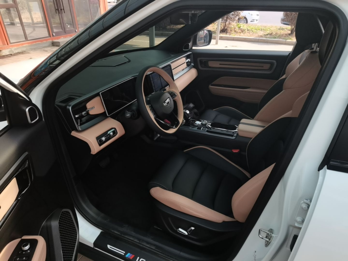 Geely Auto icon 2023 1.5TD Chocolate Smoothie Edition — снимка 17