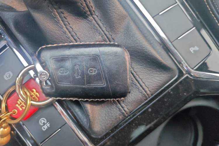 Used Volkswagen Passat 2019 330TSI Luxury Edition China VI Standard
