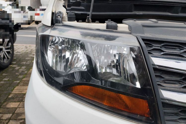 Used JAC Refine M3 2015 Maker Edition 1.6L Luxury Version Right Front Headlight