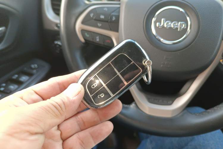 Used Jeep Cherokee 2017 2.0L Superior Edition