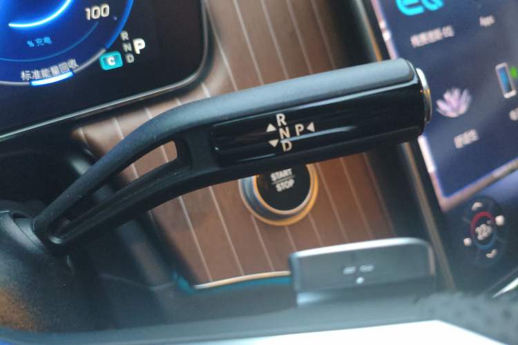 Used Mercedes-Benz EQE 2022 350 Luxury Edition Gear Lever