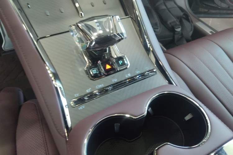 Used Denza Z9GT 2024 1100 Four-Wheel Drive Ultra Version Gear Lever