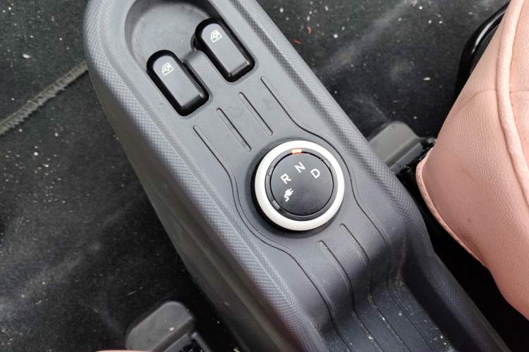 Used Wuling Hongguang MINIEV 2022 Macaron Premium Model – Lithium Iron Phosphate