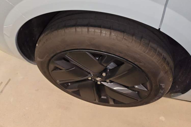 Used Li Auto L6 2025 Max Smart Refresh Edition Right Rear Wheel Hub