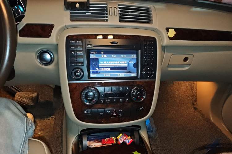 Used Mercedes-Benz R-Class 2011 R 350 L 4MATIC