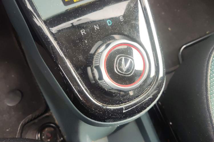 Used CHANGAN OSHAN Benni E-Star 2021 National Edition Colorful Version Lithium Iron Phosphate (31.95 kWh) Gear Lever