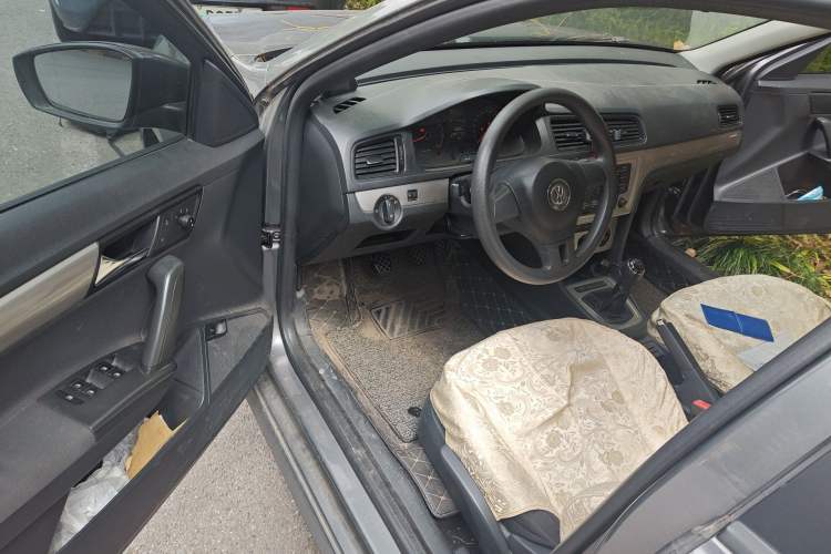 Used Volkswagen Lavida 2013 Revised Classic 1.6L Manual Fashion Edition