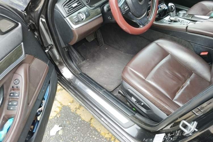 Used BMW 5 Series 2014 525Li Luxury Design Package
