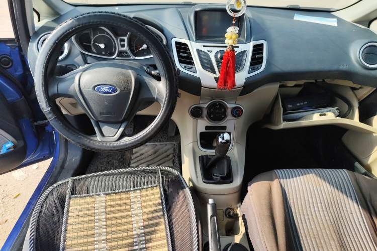 Used Ford Fiesta 2011 Sedan 1.3L Manual Fashion Edition
