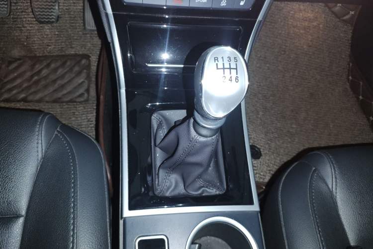 Used Haval H2 2017 Red-Label 1.5T Manual Two-Wheel Drive Luxury Model