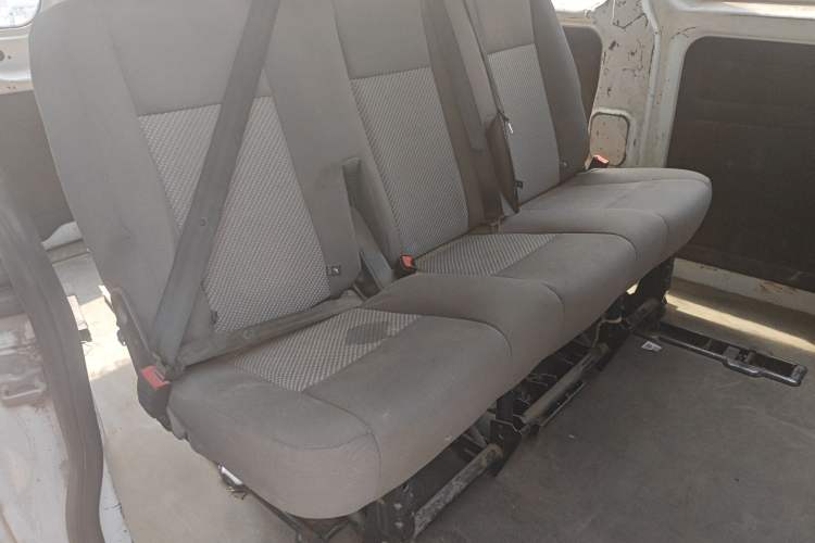 Used Ford Transit 2017 2.0T Diesel Multi-Function Commercial Vehicle Mid-Drive Mid-Roof China V Standard
