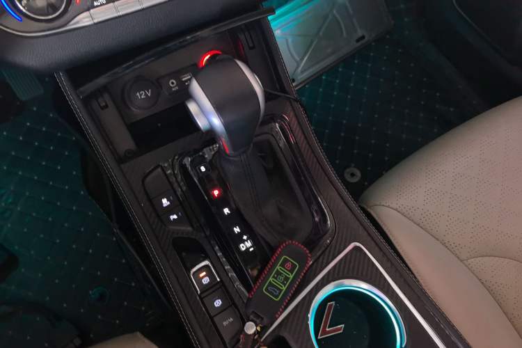 Used Baojun 730 2017 1.5T DCT Flagship Model 7 Seats China V Emission Standard Gear Lever