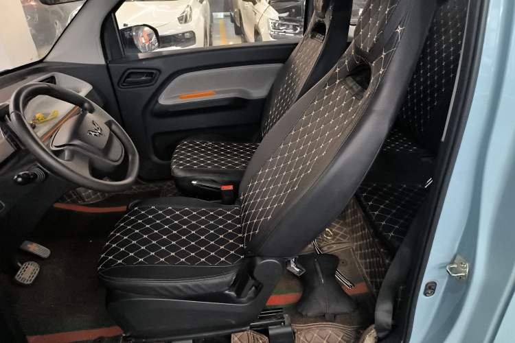Used Wuling Hongguang MINIEV 2020 Freedom Version Lithium Iron Phosphate Left Front Seat