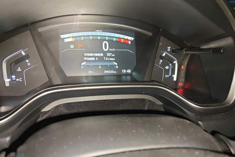 Used Honda CR-V 2017 240TURBO CVT Front-Wheel Drive Fashion Edition Odometer Close Up