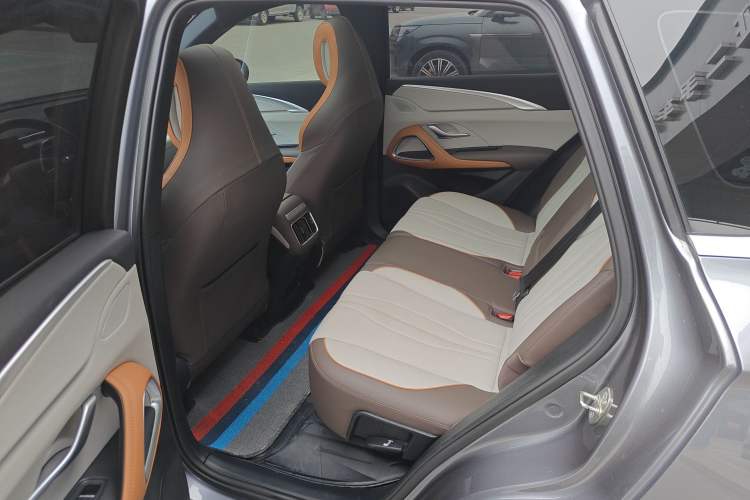 Used BYD Song Pro New Energy 2023 Champion Edition DM-i 110KM Beyond Model Left Rear Seat