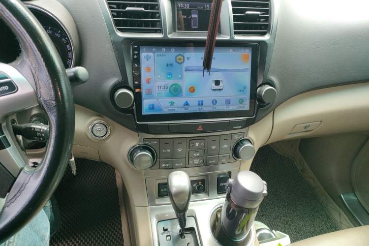 Used Toyota Highlander 2012 2.7L Two-Wheel Drive 7-Seater Luxury Edition Audio And AC Panel