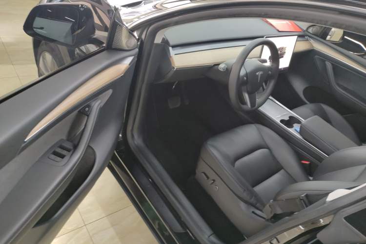 Used Tesla Model Y 2022 Rear-Wheel-Drive Version