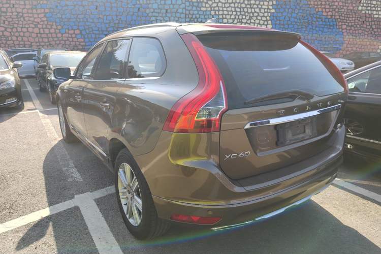 Used Volvo XC60 2016 T5 AWD Zhiyuan Edition Rear Left 45 Deg
