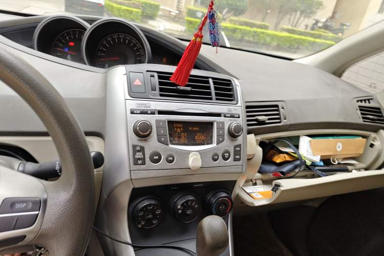 Used Toyota Verso 2015 180E CVT Crossover Edition Audio And AC Panel