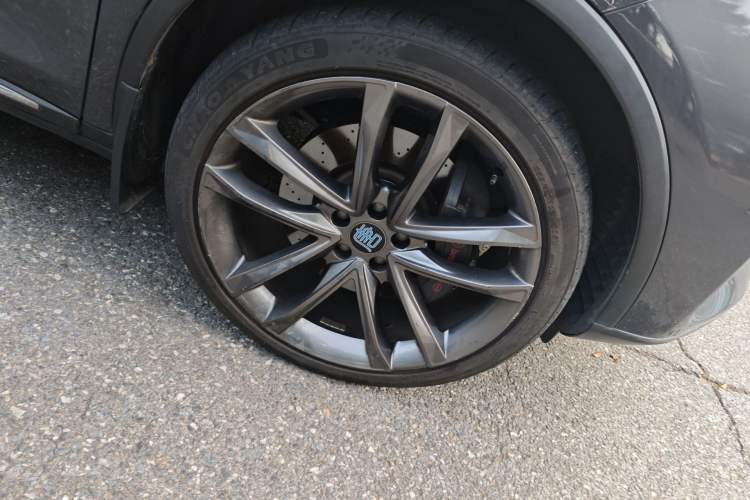 Used BYD Tang New Energy 2018 DM 2.0T All-Wheel Drive Smart Connectivity Luxury Model 7 Seats China V Emission Standard
