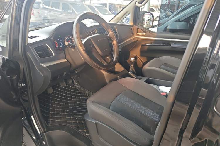 Used FORTHING Lingzhi 2023 M5L 1.6L Comfort Edition 7-Seater
