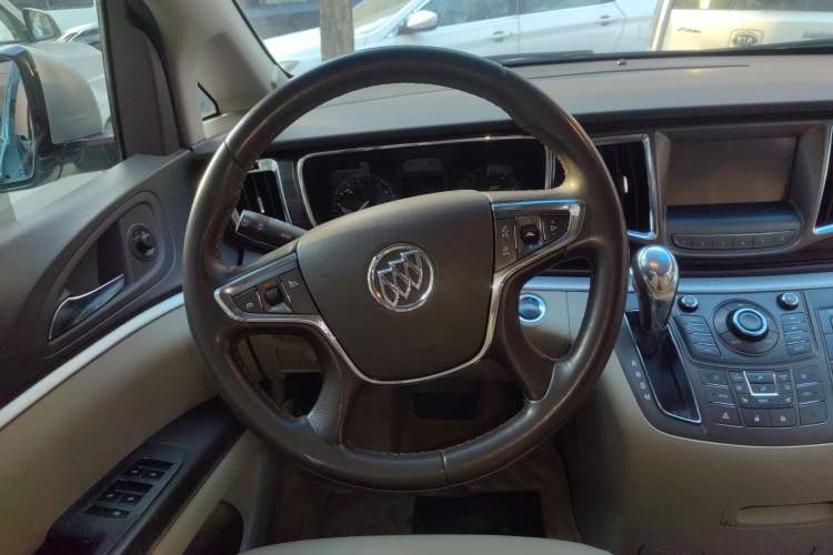 Used Buick GL8 2011 3.0L GT Luxury Business Haoya Edition
