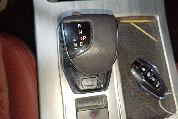 Used JETOUR X70 PLUS 2023 1.6T DCT Stronger 5-Seater Gear Lever