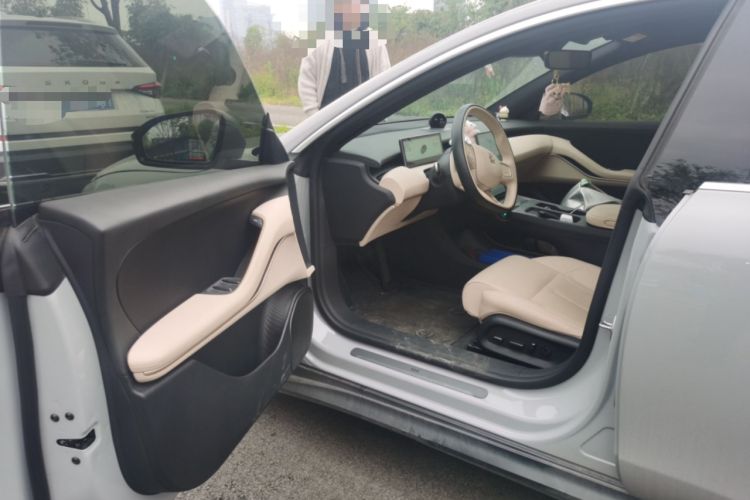 Used Nio ET5 2024 75 kWh Driver Seat