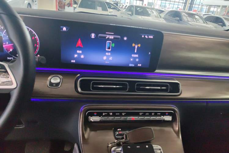 Used Mercedes-Benz V-Class 2024 V 300 Pilot Edition