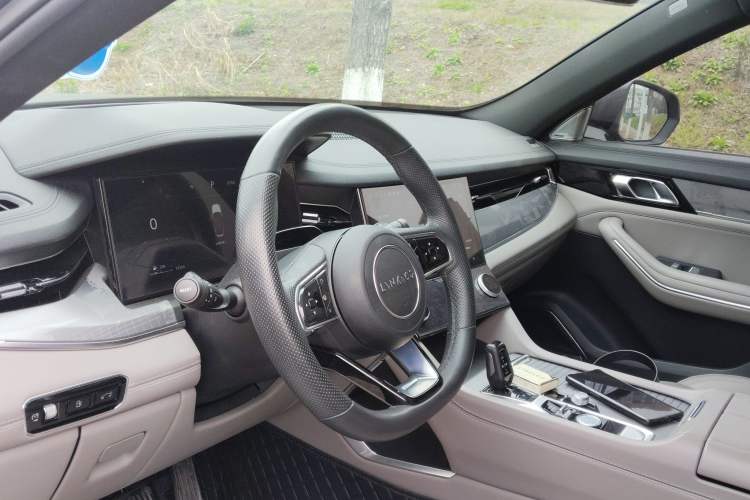 Used Lynk & Co 09 EM-P 2023 2.0TD EM-P Long-Range Version PM 7-Seater
