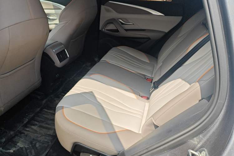 Used BYD Song Pro New Energy 2024 HONOR Edition DM-i 71KM Navigation Model
