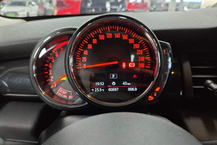 Used MINI MINI 2018 1.5T COOPER Artist