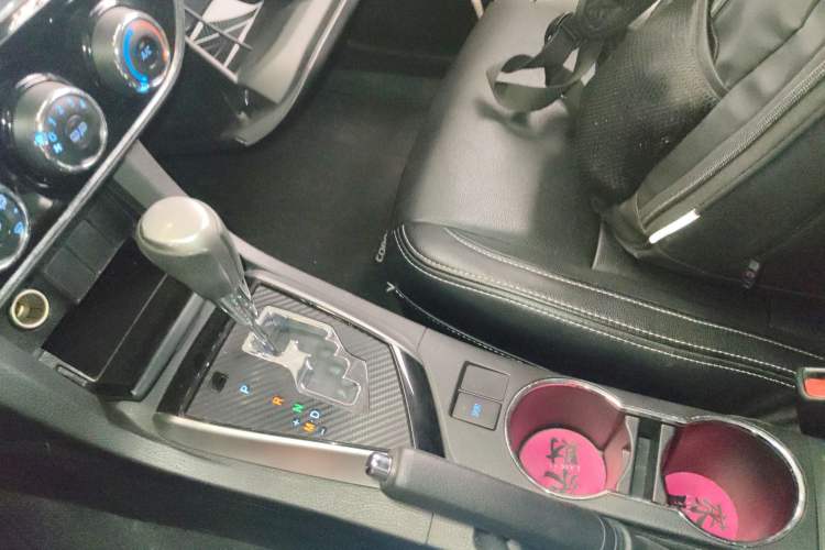 Used Toyota Corolla 2014 1.6L CVT GL Gear Lever