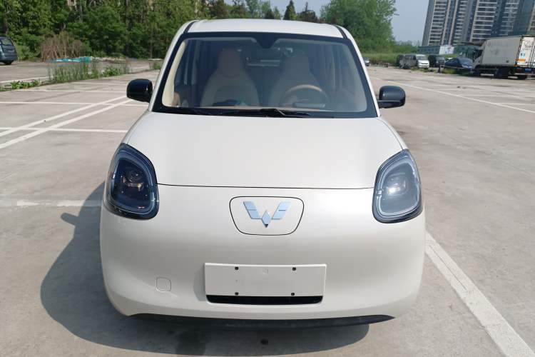 Used Wuling Hongguang MINIEV 2025 Four-Door Version Advanced Edition Front