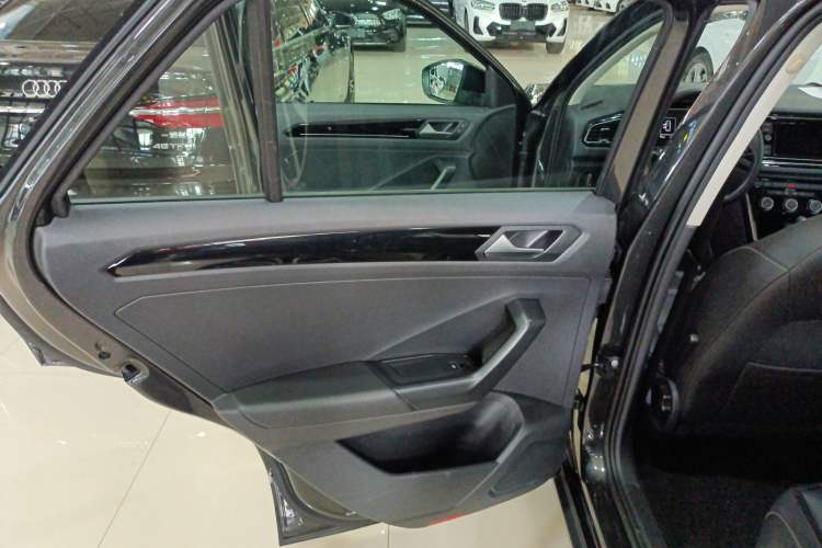 Used Volkswagen T-ROC 2019 280TSI DSG Two-Wheel Drive Comfort Version China VI Standard