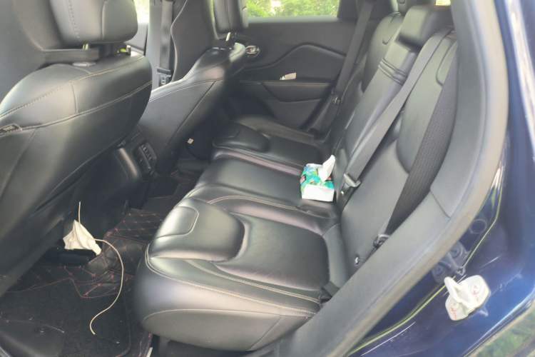 Used Jeep Cherokee 2017 2.0L Superior Edition