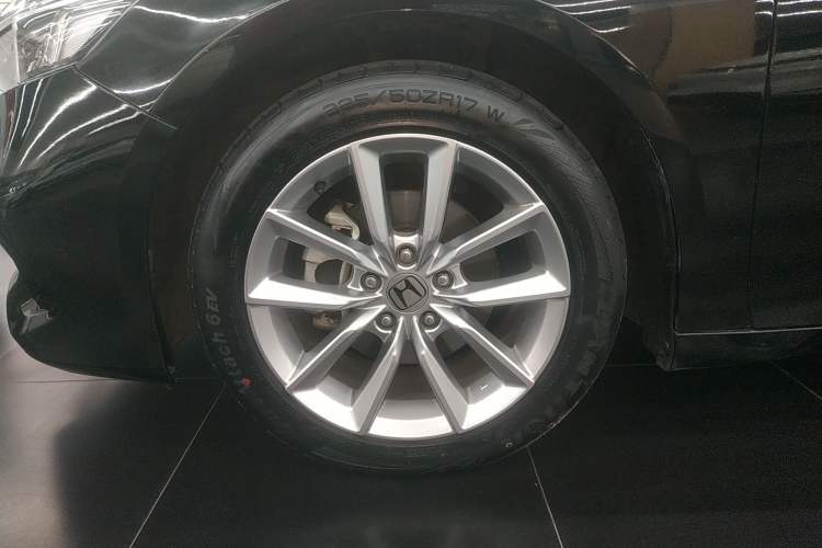 Used Honda Accord 2022 260TURBO Luxury Edition Left Front Wheel Hub