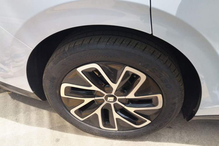 Used Baojun Enjoy 2025 Plug-in Hybrid 140km Standard Version