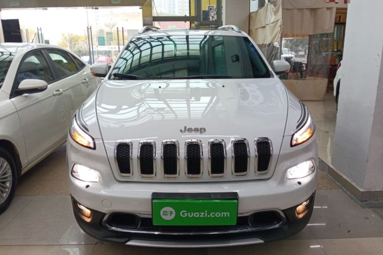 Used Jeep Cherokee 2020 2.0L Two-Wheel Drive Classic Sports Edition
