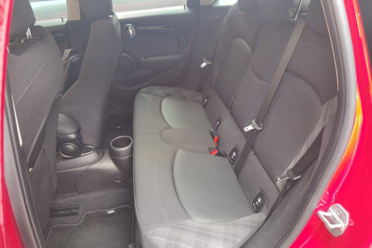 Used MINI 2018 1.5T COOPER Classic Edition Five-Door Version
