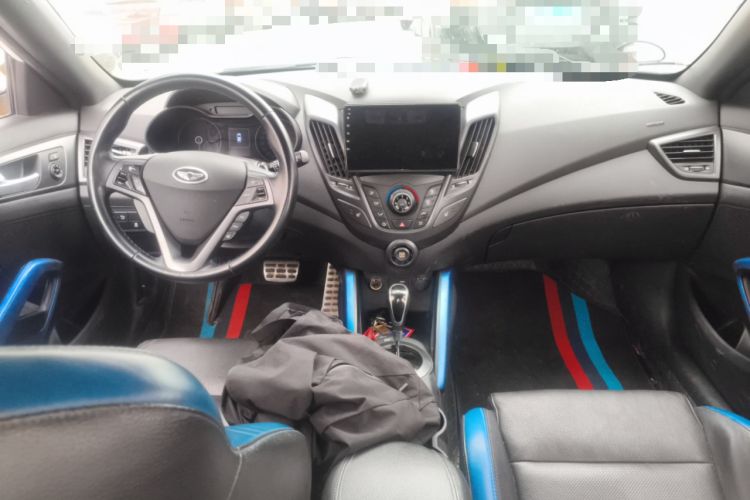 Used Hyundai Veloster 2015 1.6T Automatic Prestige Edition Center Console