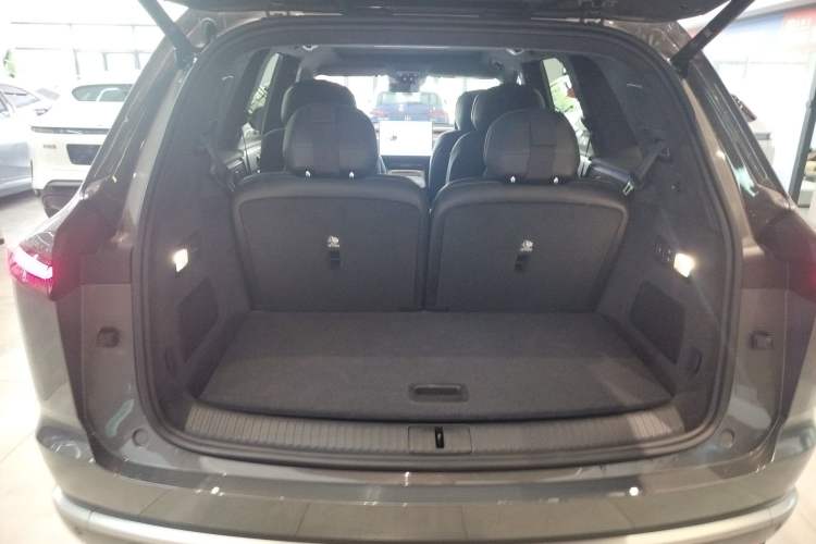 Used ONVO Luxeed L90 2025 Model—Max Six-Seater Version Trunk