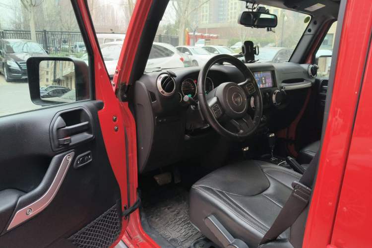 Used Jeep Wrangler 2017 3.6L Rubicon Four-Door Comfort Edition
